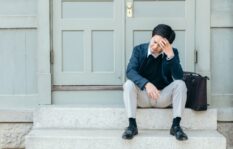 夫の失業と浮気・不倫が同時に発覚した場合に妻としてどうするべきか