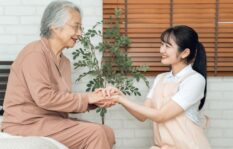 夫が親の介護を押し付けて浮気！