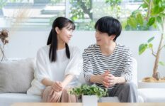 【浮気調査豆知識】夫の会話に浮気・不倫の兆候！バレずに確認する方法は？
