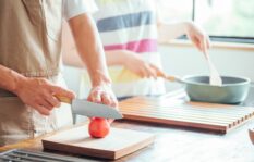 夫がいきなり料理教室にハマった！浮気・不倫の心配は？